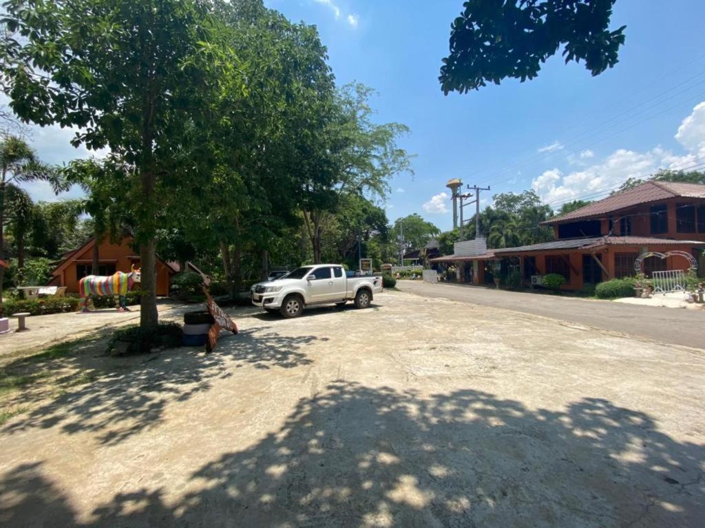 Oyo 966 Boss Khaoyai Hotel Ban Bung Toei Exterior foto